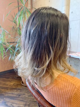 美容室キャン(CAN) プラチナアッシュグラデーションカラー