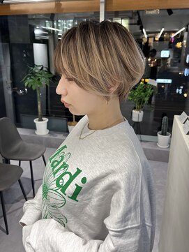 ファイブバイジエクト 堀江(FIVE by The Ect) 【人気デザイン☆】バレイヤージュショート×ミルクティー☆