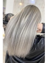 ラビス 浦和(Lovis) 魅力倍増カール/セミディ/シアーカラー/ダークアッシュ/姫カット