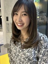 レイヤーカット×お顔周りカット×グレージュ【CHICA】