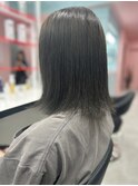 オリーブグレージュ