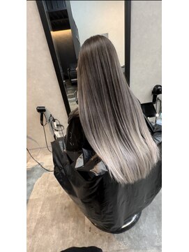 ルーツ(Roots) バレイヤージュ/グラデーションカラー／