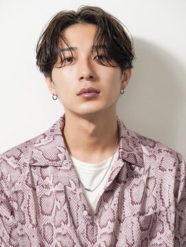 オーシャントーキョー(OCEAN TOKYO) 韓国ヘアカルマパーマコンマバングセンターパート黒髪ウルフ