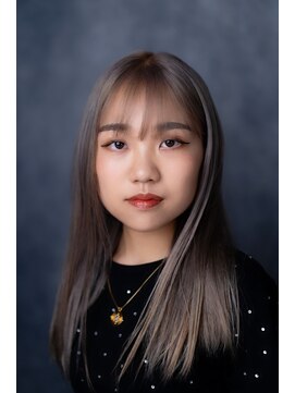 ループフォーヘアー(Loop for hair) ダブルブリーチ、グレーハイトーンカラー