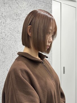 ラフ 新宿(Laff) 切りっぱなしボブミニボブぱつっとボブハイトーンカラー/美髪