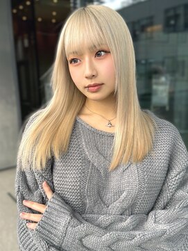 ロイオブジゼル(roi of GiseL) ケアブリーチ　抜きっぱなしブロンド　透明感カラー　ストレート