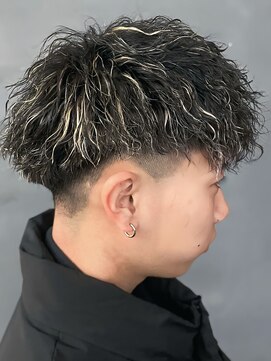 バース バイ ハピネス(BIRTH by happiness) 奈良men'sホワイトメッシュ縦落ちツイストスパイラルパーマ