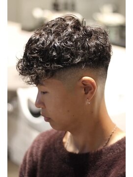 キングスマントーキョー 府中店(KINGSMAN TOKYO) アップバング / ツーブロック / スキンフェード 【立川】