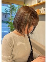 ペレ(pele)&nbsp;ハイトーンカラー　ベージュカラー　ボブ　ハイライト　イルミナ