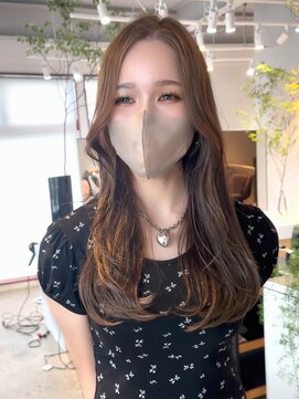 ジゼラ(GISELA) レイヤーカット ブリーチなしカラー 透明感カラー グレージュ