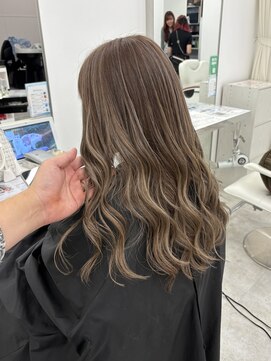 ブラウン(Brown) 周りに褒められるハイライトカラーベージュ!