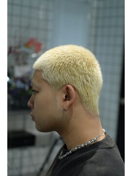 ヘア アトリエ ホロウ 堀江(HAIR ATELIER HOLLOW) Blond Buzz《ブロンドボウズ》