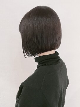 ブルー(BLUE) 【Blue】#切りっぱなし#前下がりボブ#透明感カラー