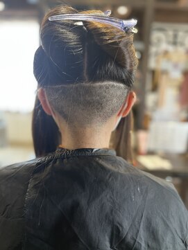 ヘアドゥーレディバグ 大和八木店(HAIR DO LADY BUG) クール色っぽ刈り上げ女子