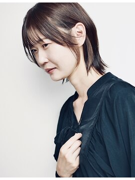 ゼン(ZEEN) インナーハイライトが入ったミディアムウルフ@ZEENpono