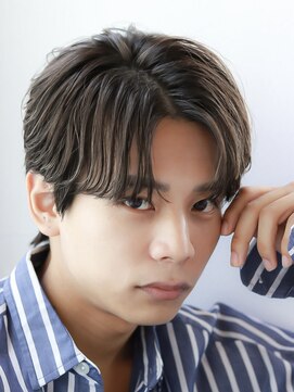 オーシャントーキョー サニー 原宿(OCEAN TOKYO Sunny) ニュアンスパーマセンターパート毛流れパーマ韓国ヘア