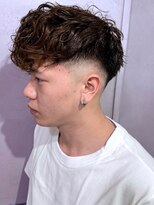 ディスイズバーバー(THIS IS BARBER)&nbsp;スペインカール フェードカット ブラウン マッシュ【札幌】