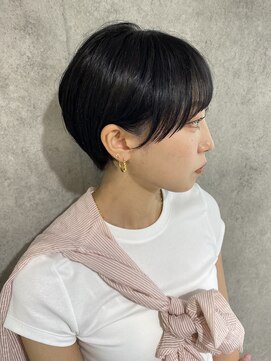 エアー 青山(AIR) 前髪あり耳掛け丸みくびれショートボブ20代30代40代50代