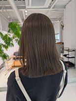 オーラ(ora)&nbsp;【30代鎖骨下ぱつっとミディアムボブ×オリーブベージュ】