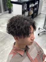 オーバル ジングウマエ(OVARL jingumae)&nbsp;縦落ちセンターパートツイストスパイラルパーマ