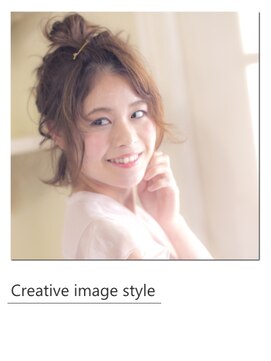 ヴェローグ シェ ブー(belog chez vous hair luxe) 【Creative image styel】ラフにルーズなお団子を作りました