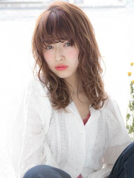 ルティア(Lutia) ゆるふわウェーブ ハイライト 重めバング