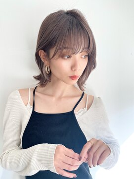 ヴェイン 渋谷(vain) 大人可愛い切りっぱなしひし形レイヤーカットモカベージュ