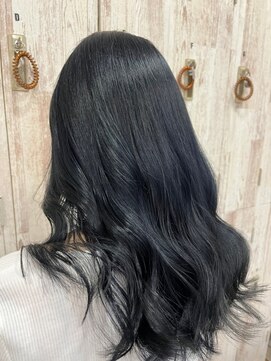 ナンバー エミライ 溝の口(N° emirai) 【emirai/根岸】韓国っぽネイビーカラー