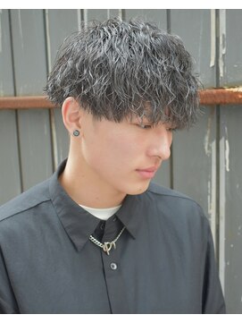 フリーク バーバーショップ 都島店(FREAK BARBER SHOP) 黒髪王道ツーブロックマッシュ縦落ちツイストスパイラルパーマ