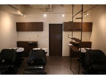 美容業界最高級のシャンプー台。フルフラットなので癒されながら眠っていただけます♪