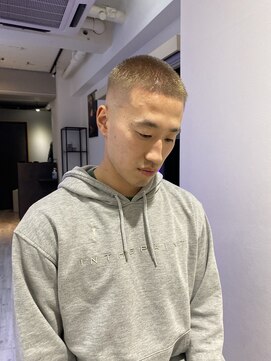 グラッドマンズカットクラブ 立川(GLADMAN'S CUT CLUB) スキンフェードブロンドカラーメンズカット