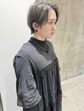 イル(ill) カーキ グレージュ ショート