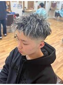 ツイストスパイラルパーマ×ホワイトハイライト×ジェット
