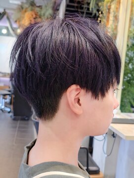 トリコ ショップアンドヘアサロン(tricot shop hair salon) パープルで透明感×刈り上げマッシュショート フクザワ