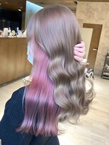 アマトウキョウスマートサロン(AMA TOKYO×Smart Salon)&nbsp;インナーカラー　ベージュ　ピンク　艶巻き　ゴルフ