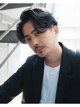 レタッチバイフィフス(RETOUCH by fifth) 原宿フェザーパーマルーズパーマメンズカットセンターパート