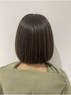 リー(Ly) ショコラベージュ 艶髪ボブ