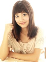 エマージュ 新宿(Emerge)&nbsp;ちょっと斬新な冒険前髪パッツンスタイルでオシャレに。