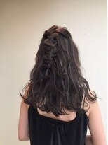 e.m.a プレミアムビューティーサロン 栄駅店(e.m.a PREMIUM BEAUTY SALON)&nbsp;編み込みアレンジ