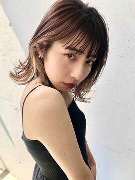 シュリット(schritt) 透けバング外ハネボブ×インナーカラー　　schritt mutsuki