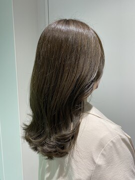 ジーナ 流山おおたかの森(Zina) シアーアッシュベージュ【Zina 大越香苗】