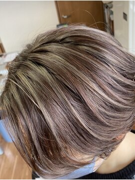 ムム(mum) ハイライト、ベージュ