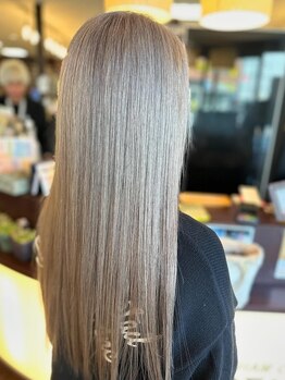 ヘアーコンセプト イロエンピツ(HAIR CONCEPT IROENPITSU)の写真/【岸和田駅徒歩3分☆駐車場有】Aujua取扱い/デザイン×うる艶質感が叶う♪トリートメントを豊富にご用意◎