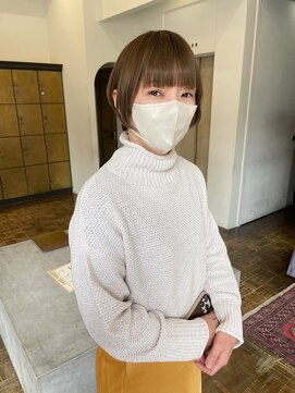 ヘアーアイスカルテット(HAIR ICI QUARTET) くすみベージュマロンベージュ前下がりボブフェザーショートヘア