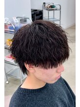《強め波巻きパーマでONもOFFもかっこよく◎》ハイウェイトで清潔感のあるスタイルに＊[メンズ]
