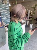 ホワイトベージュ＋ブラックデザイン