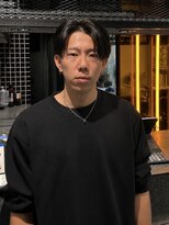 ブラック(BLACK)&nbsp;毛流れセンターパート