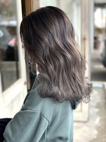 フェーディン(fa/din)&nbsp;グレージュバレイヤージュミディ