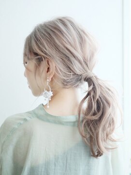 アルバム 銀座(ALBUM GINZA) ミルクティーポニーテール_フォギーベージュ耳かけ_ba296303