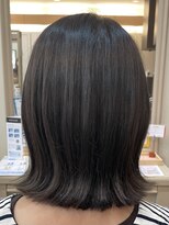 アルターリール(aL ter Rire)&nbsp;黒髪/グレーベージュ/レイヤーロング/前髪パーマ